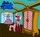 Dibujo Barbie delante del armario pintado por maite1162