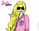 Dibujo Barbie con gafas de sol pintado por Princesa48