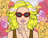 Dibujo Chica con gafas de sol pintado por -evelyn-