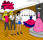 Dibujo Barbie mirando vestidos pintado por marian07