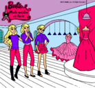 Dibujo Barbie mirando vestidos pintado por cuqui700