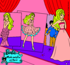 Dibujo Barbie, desfilando por la pasarela pintado por VALERIS