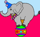 Dibujo Elefante encima de una pelota pintado por valelia