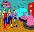 Dibujo Barbie mirando vestidos pintado por kritsy11