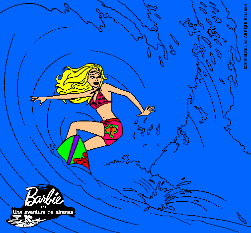 Barbie practicando surf