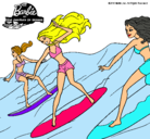 Dibujo Barbie de nuevo con sus amigas pintado por surfistas