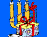 Dibujo Candelabro y regalos pintado por jfjf