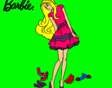 Dibujo Barbie y su colección de zapatos pintado por 09456