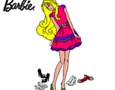 Dibujo Barbie y su colección de zapatos pintado por draculaulaur