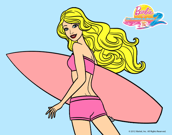 Barbie surfeando