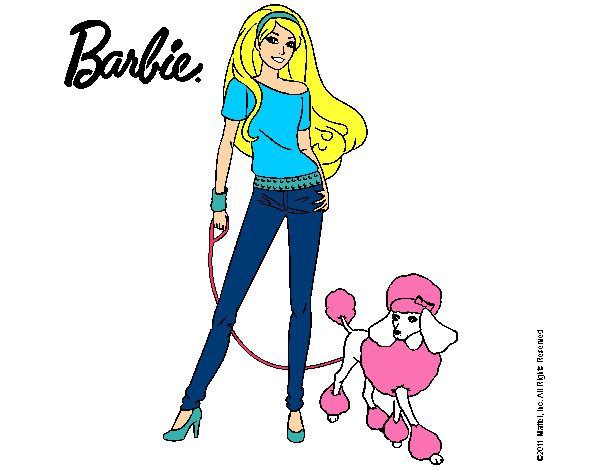 barbie va a pasear a  su perrita