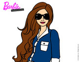 Dibujo Barbie con gafas de sol pintado por andre_1