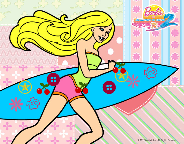 Barbie corre al agua