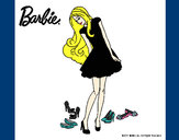 Dibujo Barbie y su colección de zapatos pintado por IslamEYM