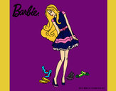 Dibujo Barbie y su colección de zapatos pintado por IslamEYM