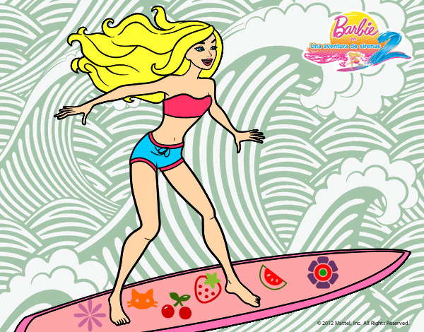 Barbie surfea