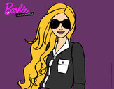 Dibujo Barbie con gafas de sol pintado por Miicaela 