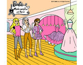 Dibujo Barbie mirando vestidos pintado por agostina00