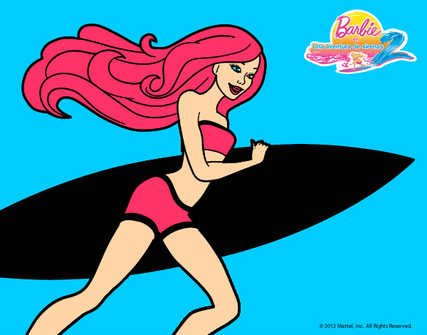 Barbie corre al agua