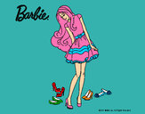 Dibujo Barbie y su colección de zapatos pintado por amalia