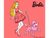 Barbie paseando a su mascota