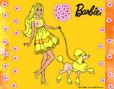 Barbie paseando a su mascota