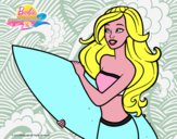 Barbie va a surfear