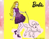 Barbie paseando a su mascota