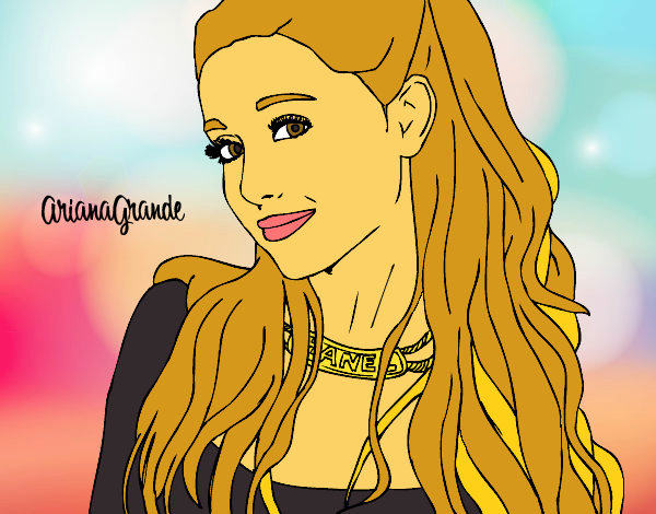 Ariana Grande con collar