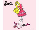 Dibujo Barbie y su colección de zapatos pintado por BARBIE02