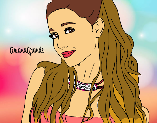 Ariana Grande con collar