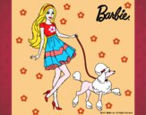 Barbie paseando a su mascota