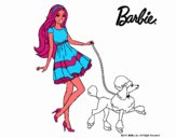 Barbie paseando a su mascota