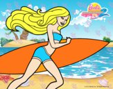 Barbie corre al agua