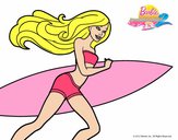 Barbie corre al agua