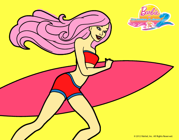 Barbie corre al agua