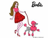 Barbie paseando a su mascota