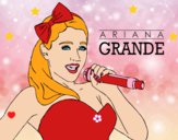 Dibujo Ariana Grande cantando pintado por LunaLunita