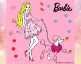 Barbie paseando a su mascota