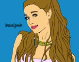 Ariana Grande con collar