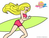 Barbie corre al agua