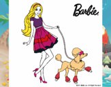 Barbie paseando a su mascota