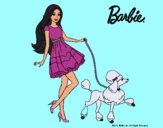 Barbie paseando a su mascota