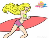 Barbie corre al agua