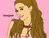 Ariana Grande con collar