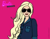 Dibujo Barbie con gafas de sol pintado por kjdfshiudf