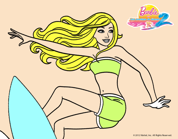 Barbie surfeando