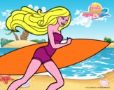 Barbie corre al agua