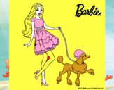 Barbie paseando a su mascota