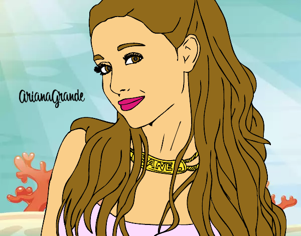 Ariana Grande con collar